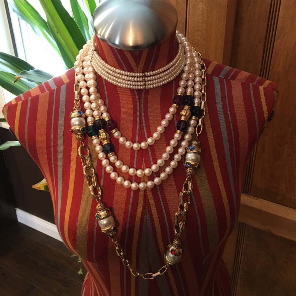 Pearl choker with 14k gold spacers. - Picture 7 of 8